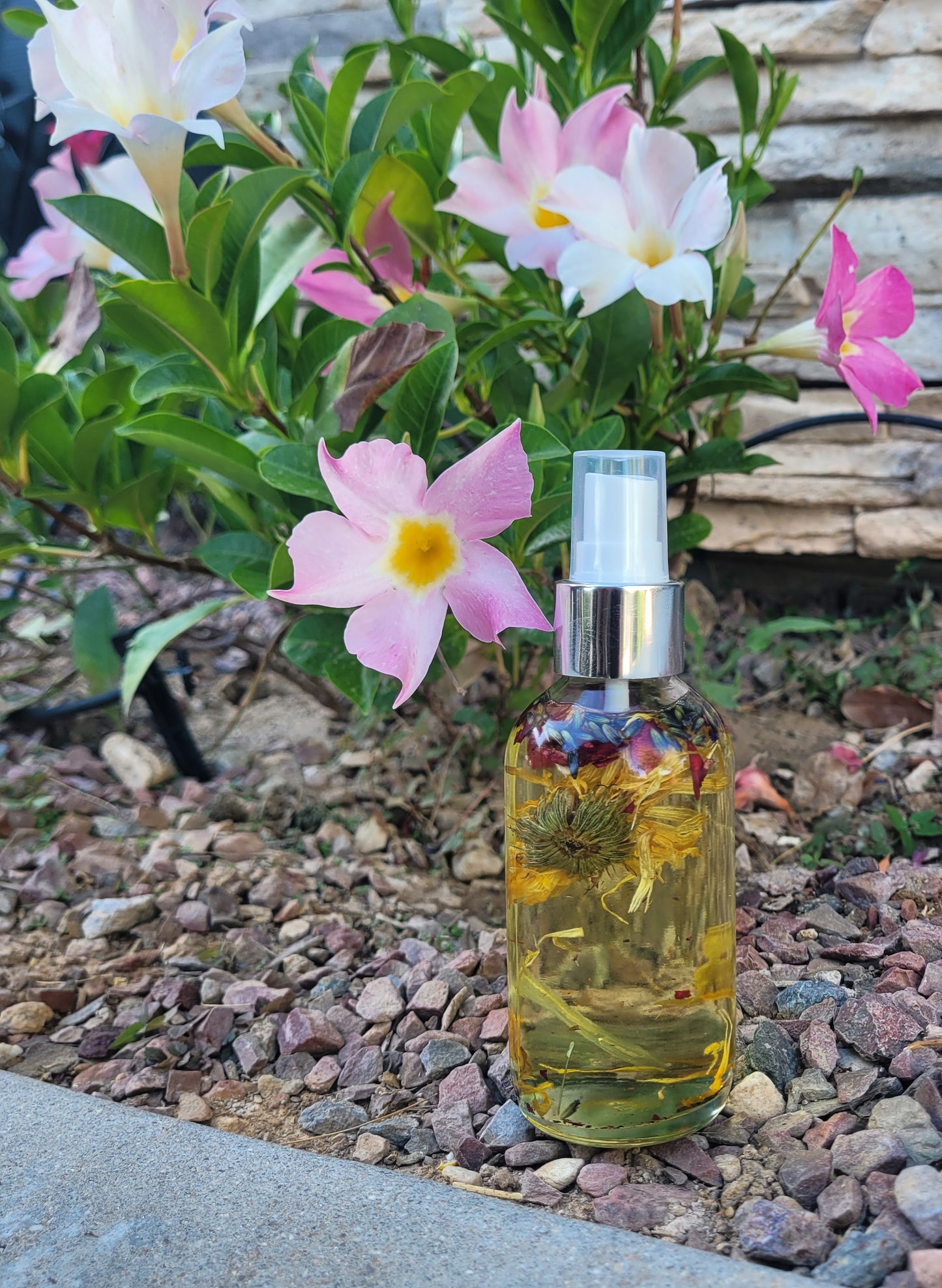Vanish Leaf Infused Body oil